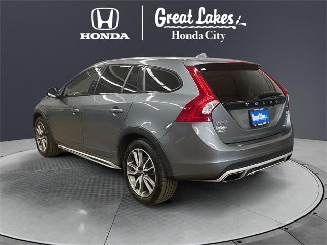 2018 volvo v60 cross country t5