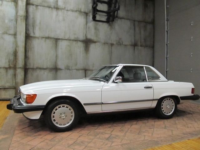 1988 mercedes-benz 560sl only 2 k miles lowest mile on market wow!