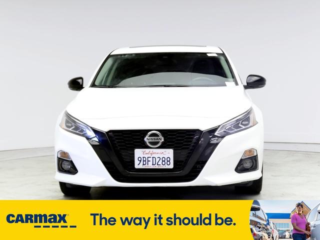 2022 nissan altima sr