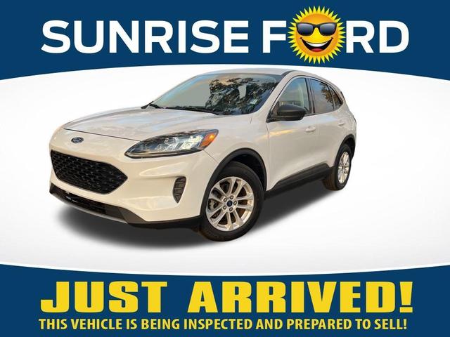 2022 ford escape se