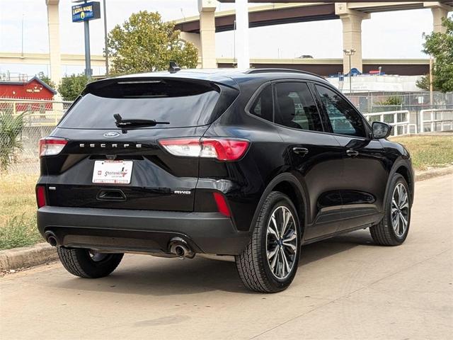 2021 ford escape se