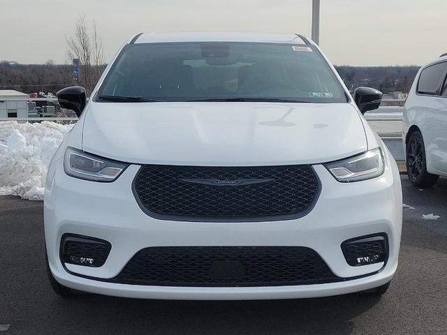 2024 chrysler pacifica hybrid select