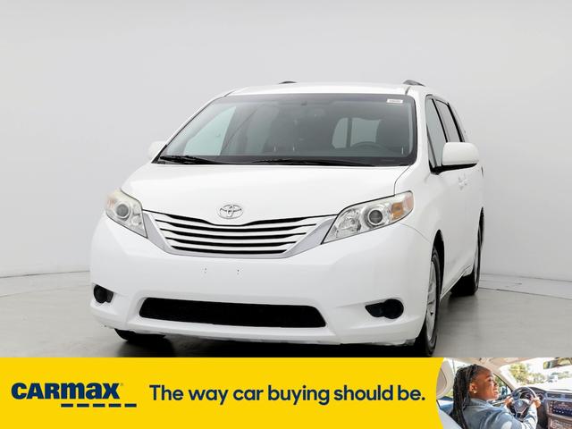 2017 toyota sienna le