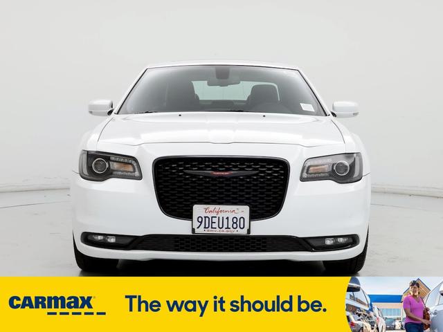 2022 chrysler 300 s