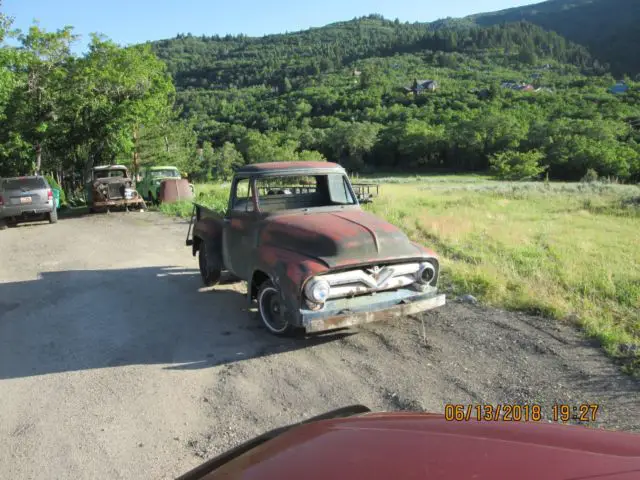 ford f100 short bed 1955 (needs a complete restoration.)