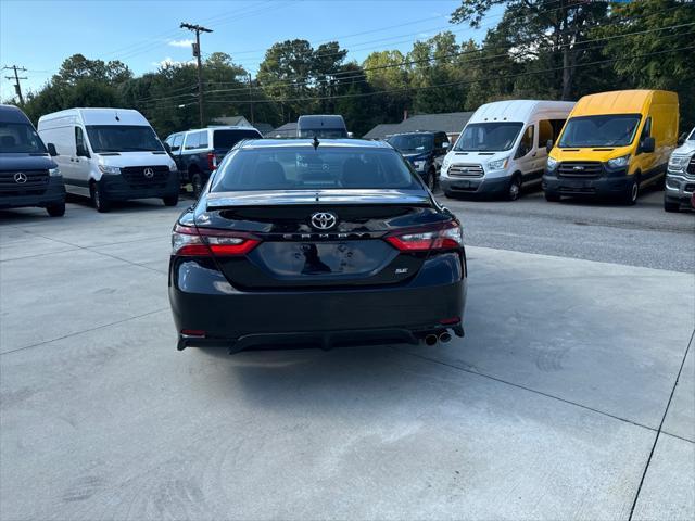 2022 toyota camry se