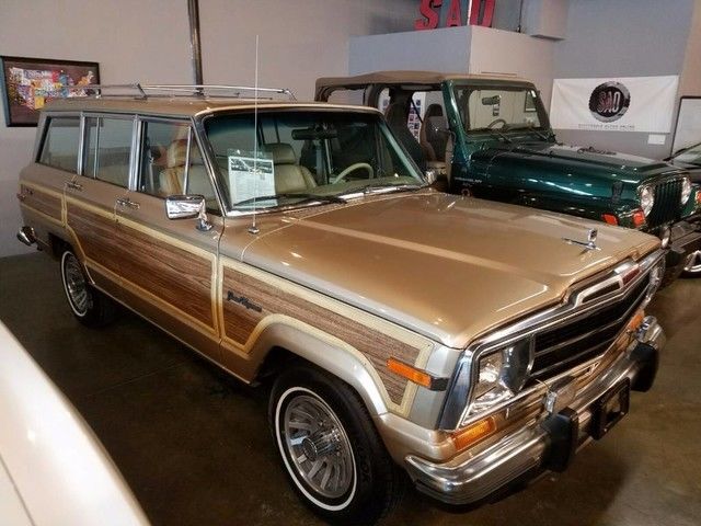1989 jeep grand wagoneer limited 4x4 145123 miles sand metallic wagon 5.9l 8-cy