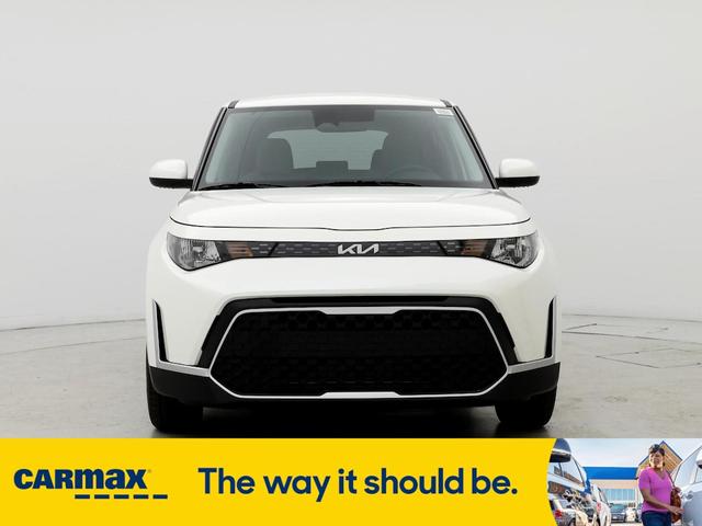 2023 kia soul lx