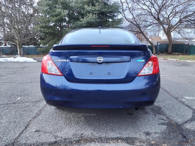 2014 nissan versa 1.6 s+