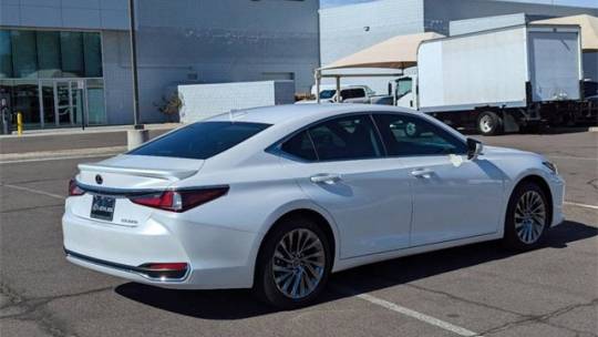 2025 Lexus ES