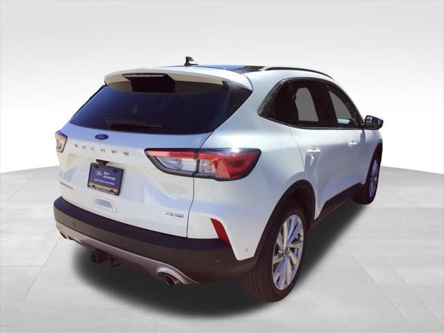 2022 ford escape titanium