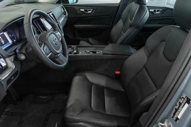 2024 volvo s60 b5 core dark theme