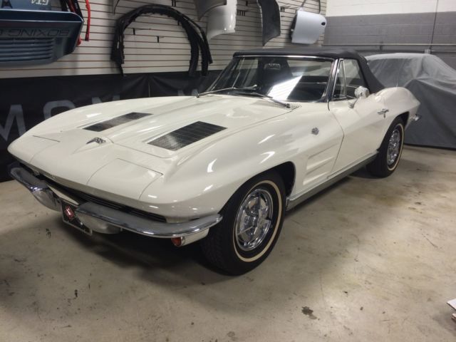 1963 chevrolet corvette convertible - sting ray