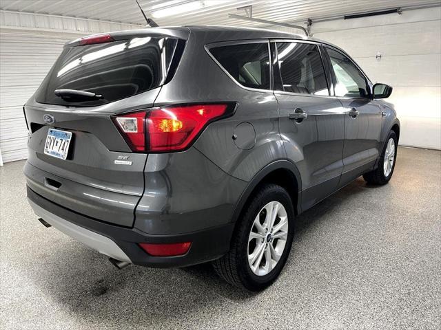 2019 ford escape se