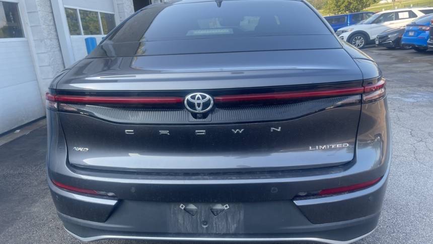 2023 toyota crown limited
