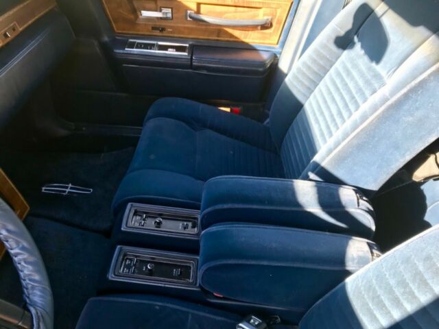 1987 lincoln continental 4dr sedan
