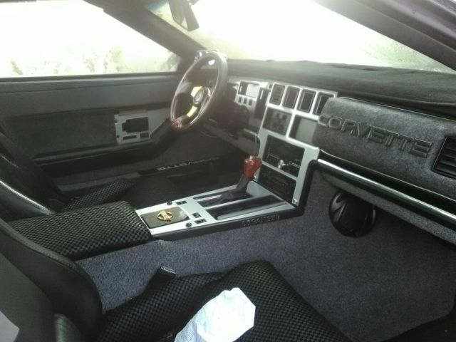 1984 two tone silver corvette