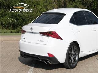 2019 Lexus IS base