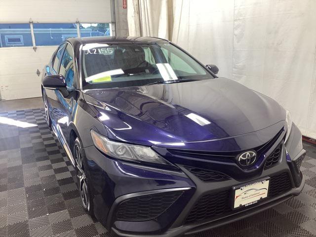 2022 toyota camry se