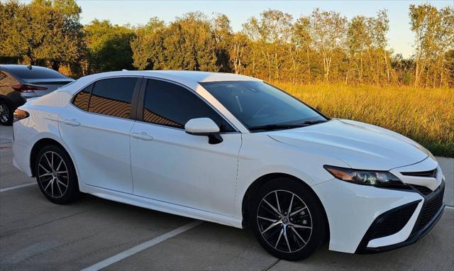 2021 toyota camry se