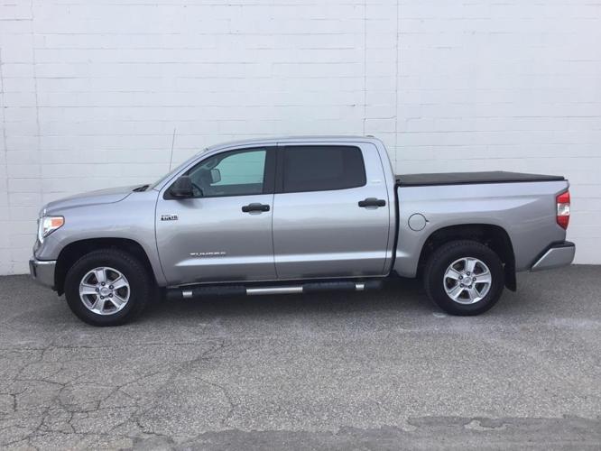 2016 toyota tundra sr5 4x4 sr5 4dr crewmax cab pickup sb (5.7l v8 for sale in bow, new hampshire