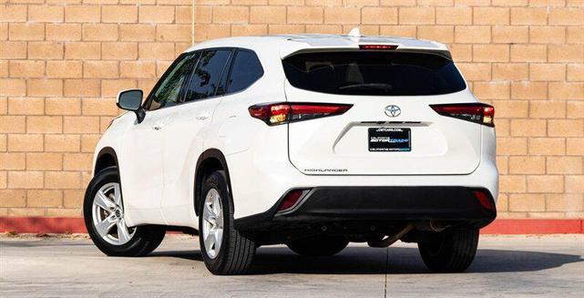 2021 toyota highlander le