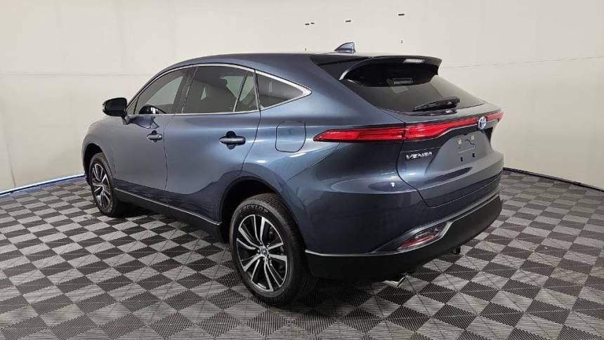 2024 toyota venza le
