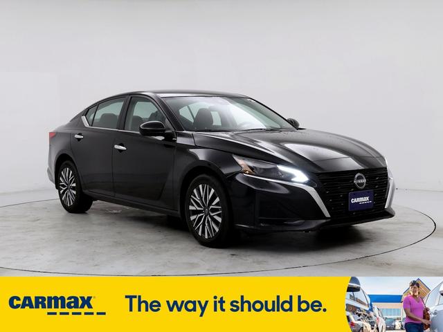 2023 nissan altima sv