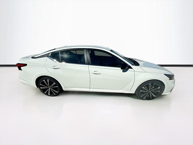 2022 nissan altima sr fwd