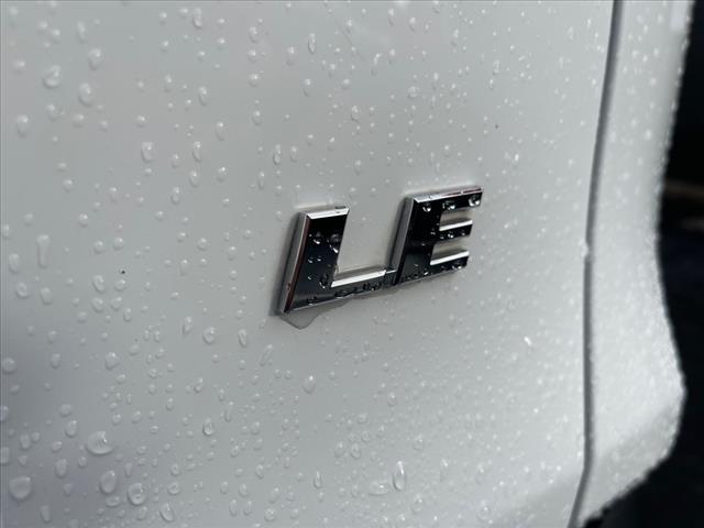 2023 toyota rav4 le