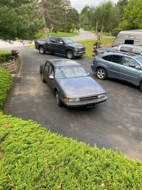 1988 pontiac bonneville sedan grey fwd automatic le