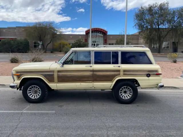 1988 jeep grand wagoneer 4x4 167k miles runs and drives needs tlc