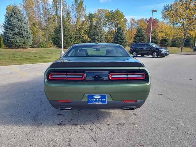 2021 dodge challenger sxt