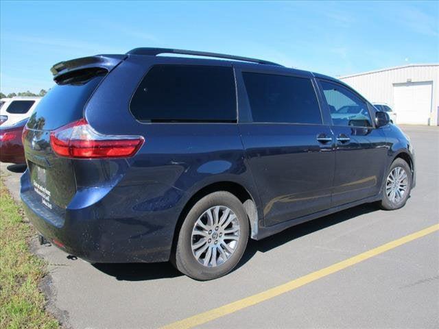 2020 toyota sienna xle