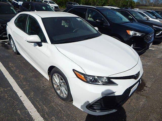2022 toyota camry le in kansas city, missouri