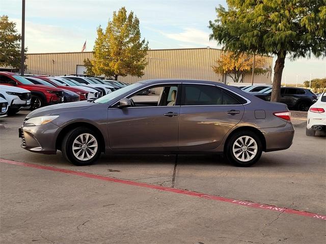 2016 toyota camry le