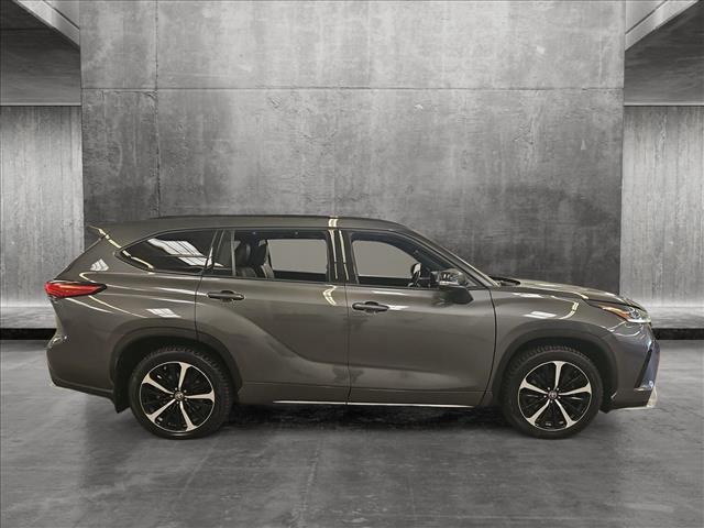 2021 toyota highlander xse