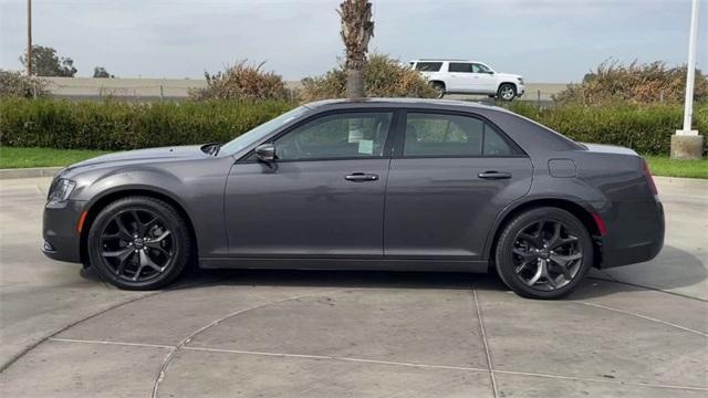 2022 chrysler 300 s