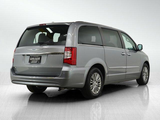 2015 chrysler town & country touring-l