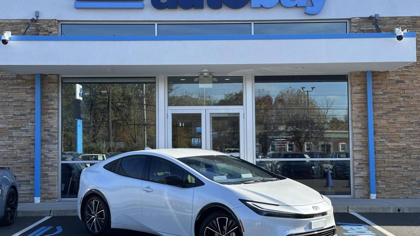 2024 toyota prius xle