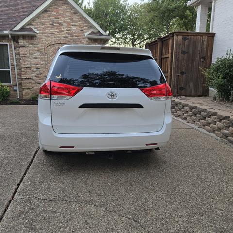 2013 toyota sienna base