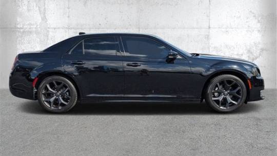 2022 Chrysler 300 touring