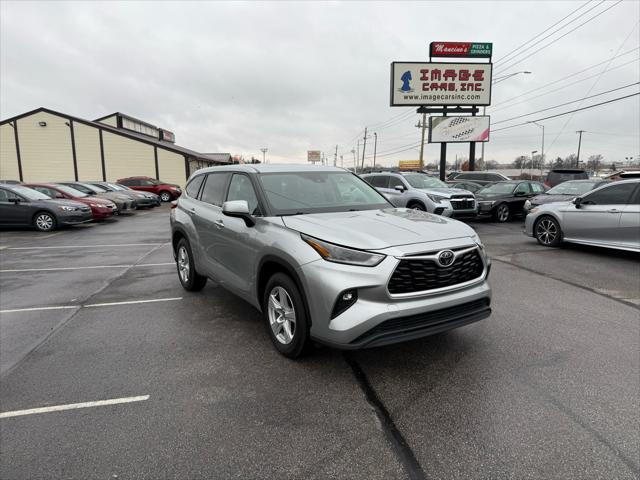 2021 toyota highlander le