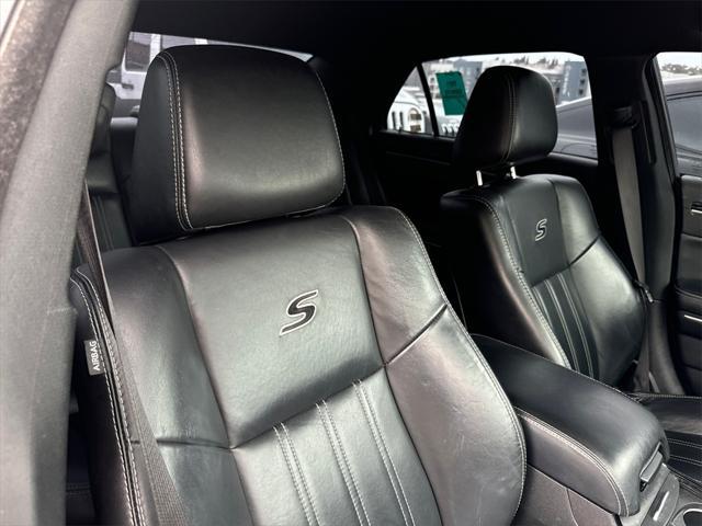 2021 chrysler 300 s
