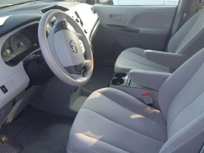 2011 toyota sienna le in columbus, oh