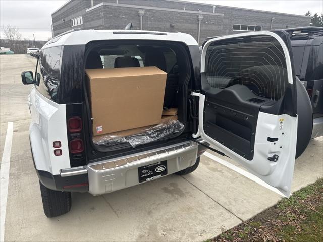 2024 land rover defender 90 p300 s