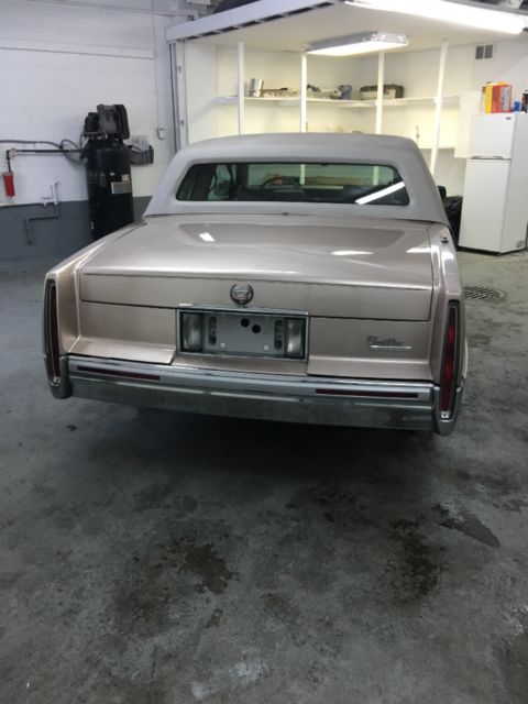 1991 cadillac very rare fleetwood coupes low miles none smoker