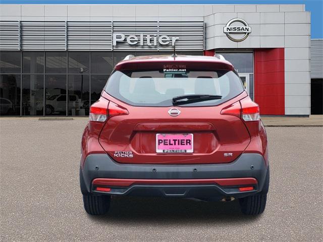 2020 nissan kicks sr