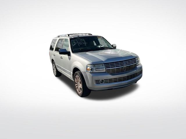 2011 lincoln navigator base