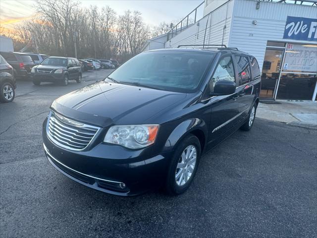 2013 chrysler town & country touring